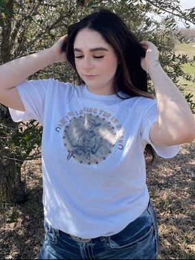 Outlaw graphic tee